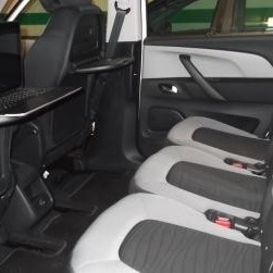 Servicio público de transporte de viajeros en la zona APC de la Comunidad de Madrid. Especializado en la zona norte de Madrid, San Sebastián de los Reyes y Alcobendas (Hospital Infanta Sofía, Centro Comercial Alegra, Centro Comercial Plaza Norte 2, Centro Comercial Arroyo de la Vega, Antena 3, aeropuerto Adolfo Suárez Madrid - Barajas)